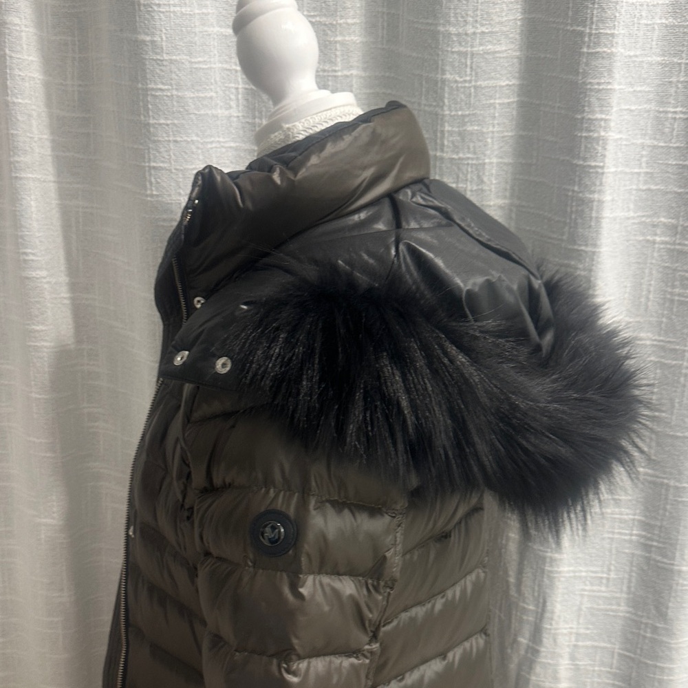 Andrew Marc Down Coat with Saga Fur trim in Fox Luxury Puffer Size XS - Picture 8 of 11